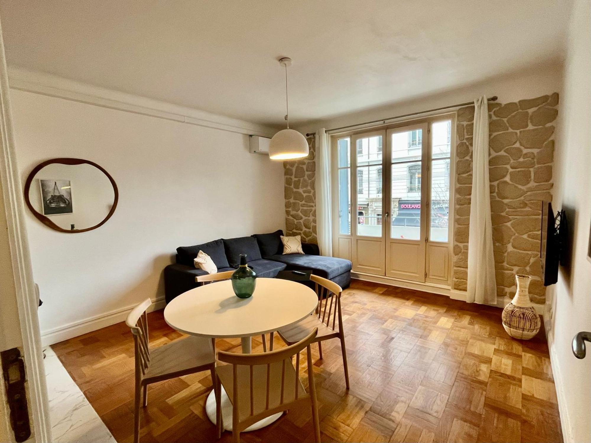 Suite Corneille Lyon Exterior photo