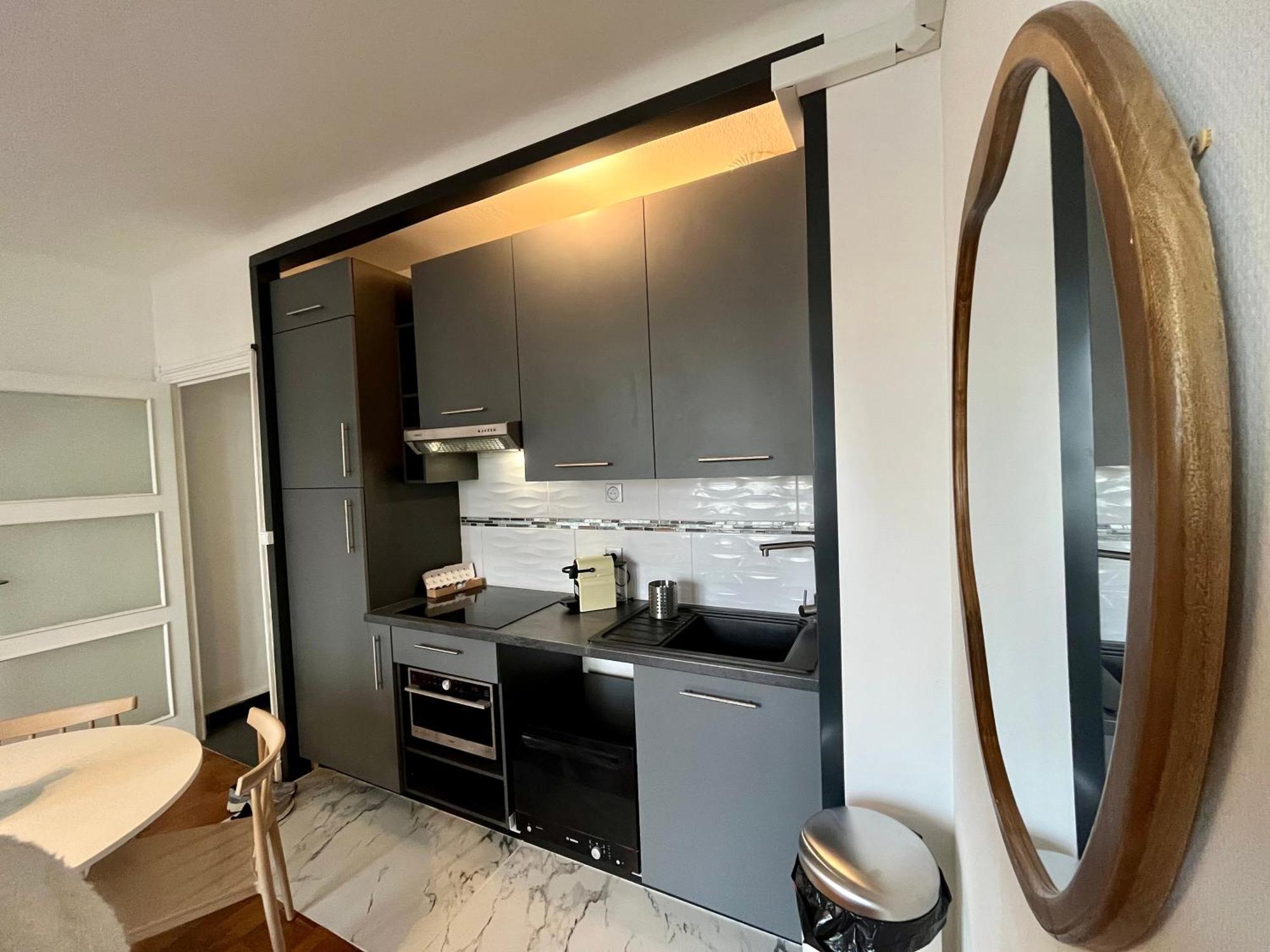 Suite Corneille Lyon Exterior photo